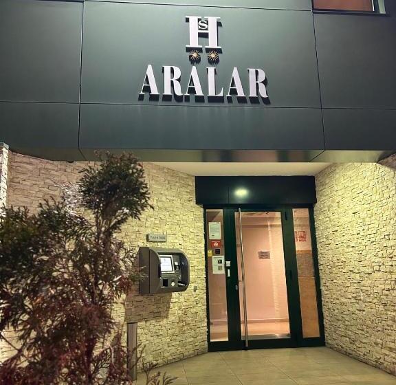 ペンション Hostal Aralar