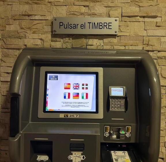 ペンション Hostal Aralar