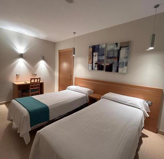 ペンション Hostal Aralar