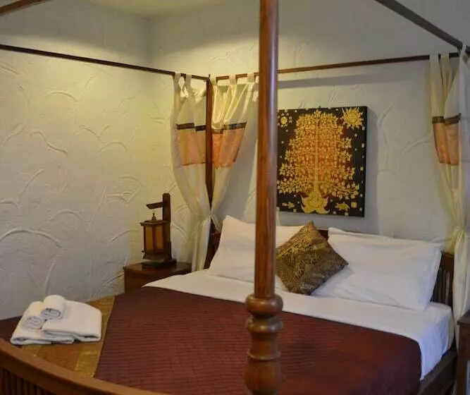ペンション Nirvana Guesthouse & Hostel