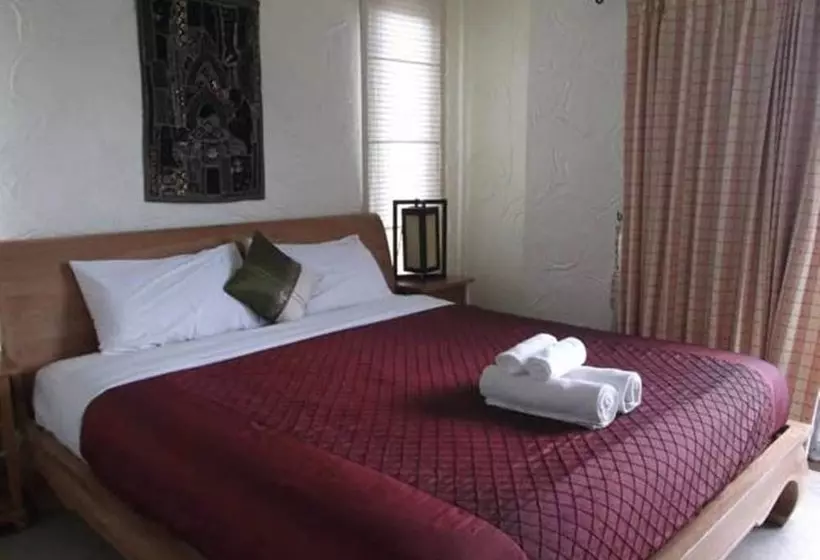 ペンション Nirvana Guesthouse & Hostel