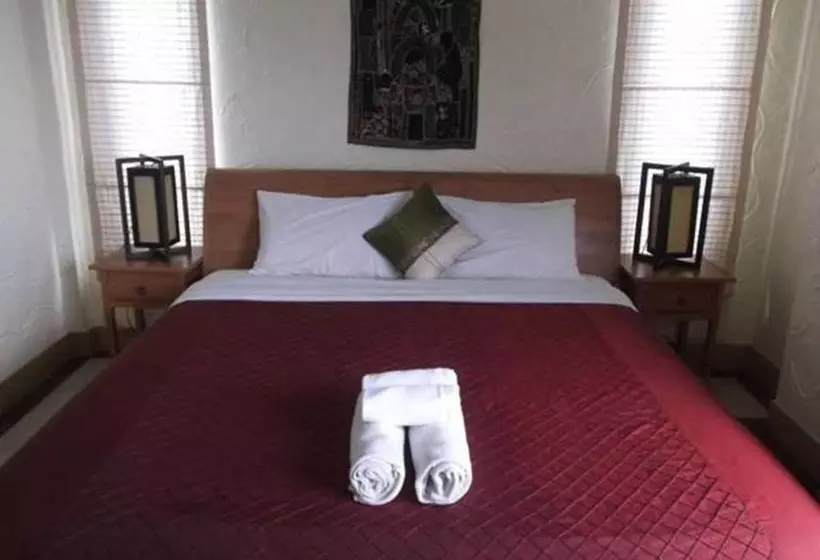 ペンション Nirvana Guesthouse & Hostel