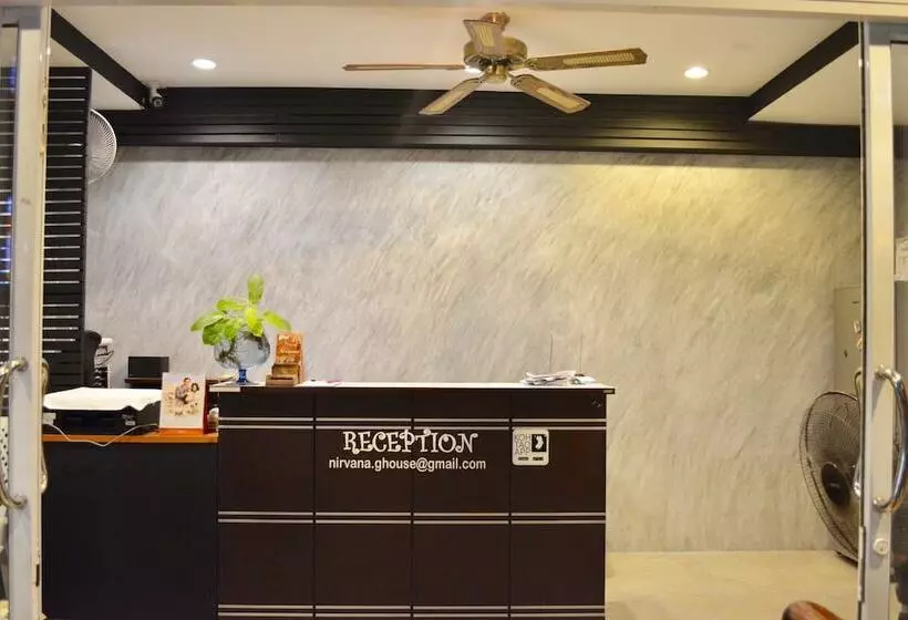 ペンション Nirvana Guesthouse & Hostel