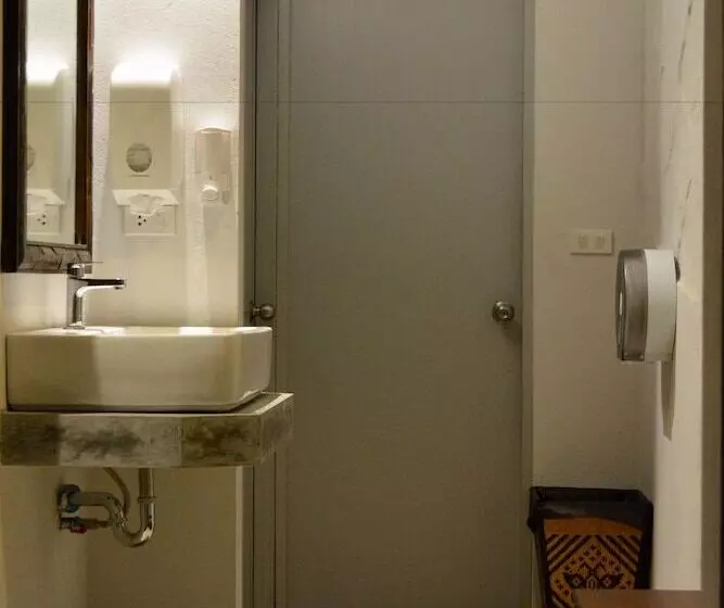 ペンション Nirvana Guesthouse & Hostel