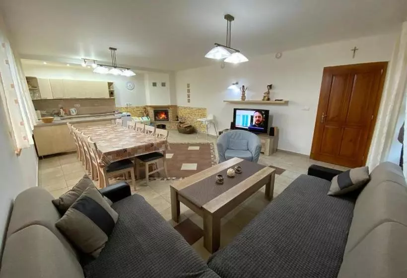 Majatalo Penzión Pod Guglom