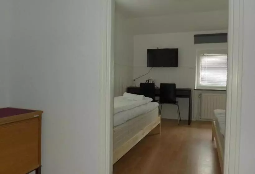 Retkeilymaja Grums Old House