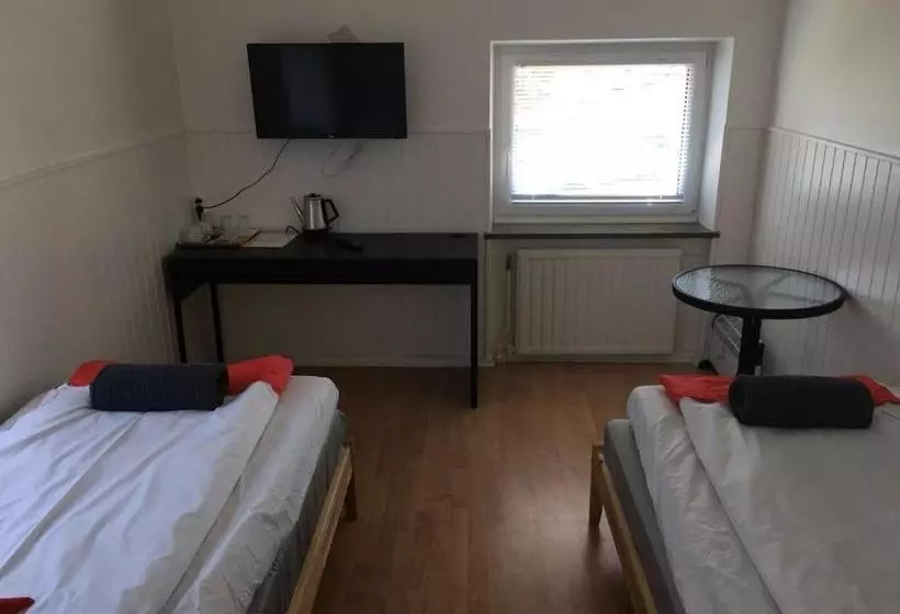 Retkeilymaja Grums Old House