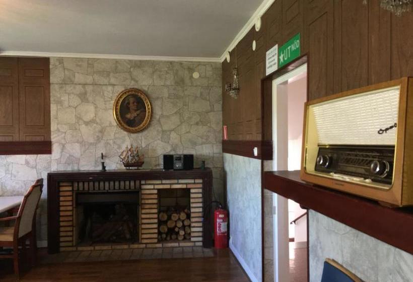 호스텔 Grums Old House