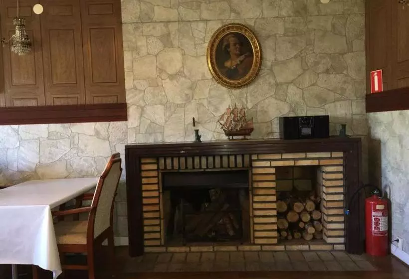 Retkeilymaja Grums Old House