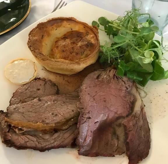 旅馆 The Clytha Arms