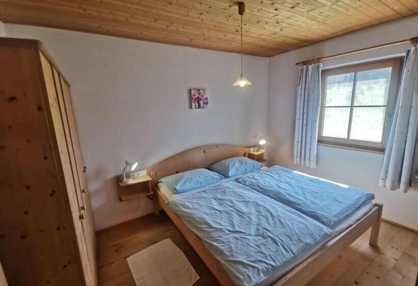 مبيت وإفطار Garni Tschutscherhof