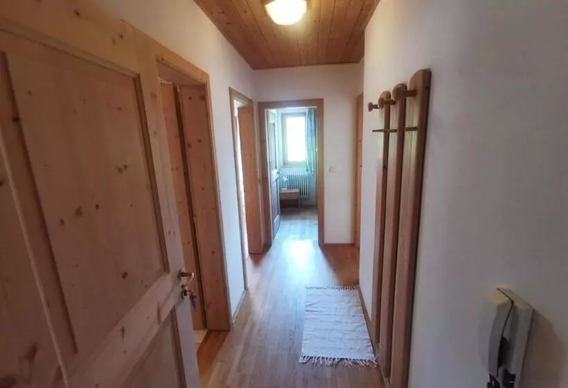 ベッドアンドブレックファースト Garni Tschutscherhof