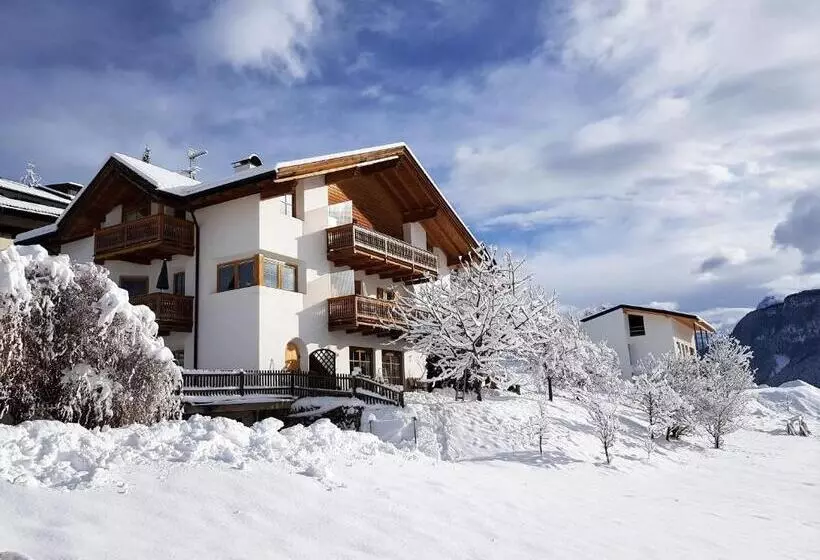 ベッドアンドブレックファースト Garni Tschutscherhof