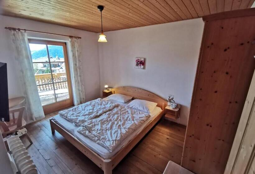 مبيت وإفطار Garni Tschutscherhof