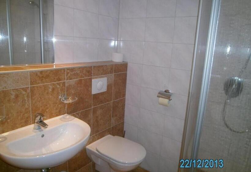 بنسيون Gästehaus Hirschenhof