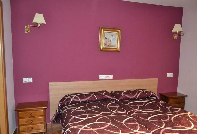 פנסיון Hostal Arévacos