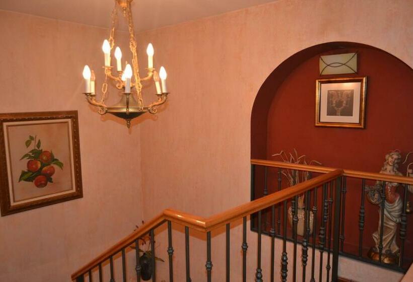 פנסיון Hostal Arévacos