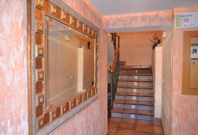 פנסיון Hostal Arévacos