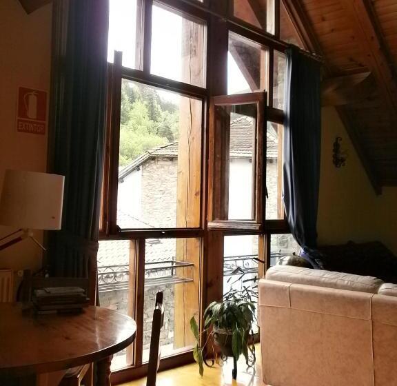 Pensão Hostal Ezkaurre