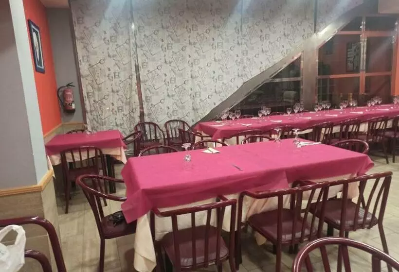 ペンション Hostal Restaurante Baraka