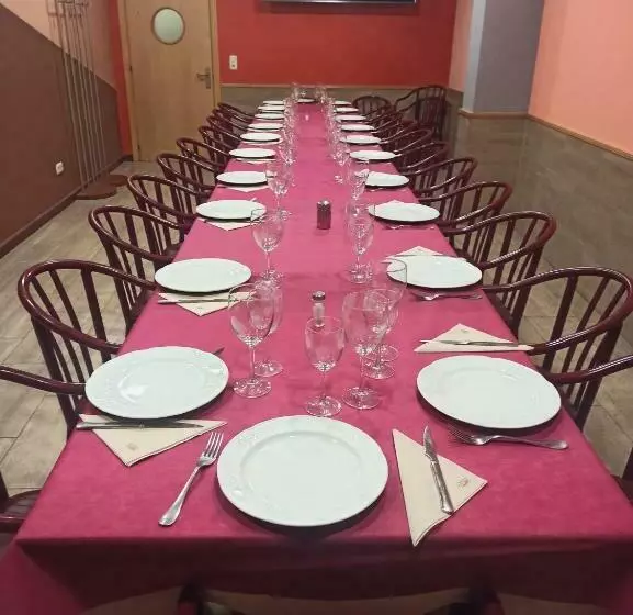 ペンション Hostal Restaurante Baraka