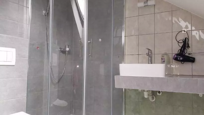 Majatalo Penzion U šelongů