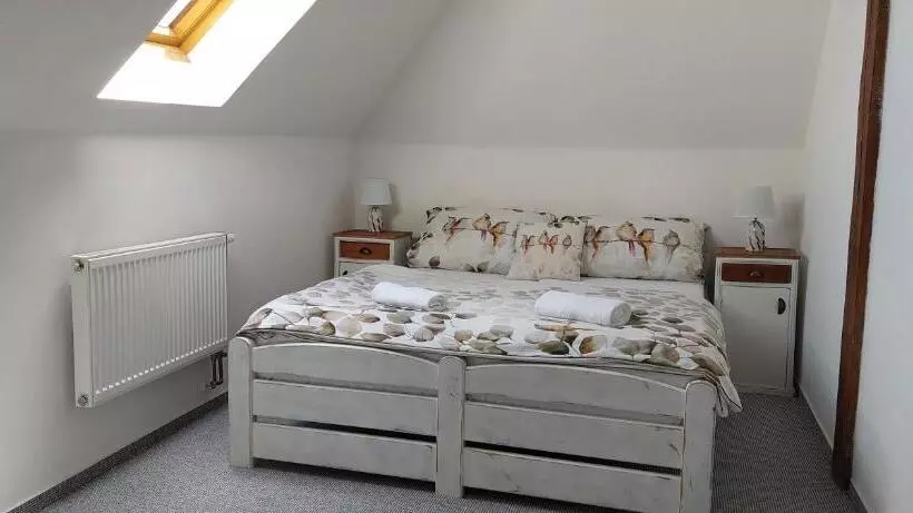 Majatalo Penzion U šelongů