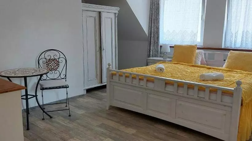 Majatalo Penzion U šelongů