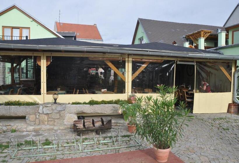 Pansiyon Penzion U šelongů