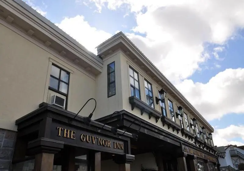 ユースホステル The Guv Nor Inn