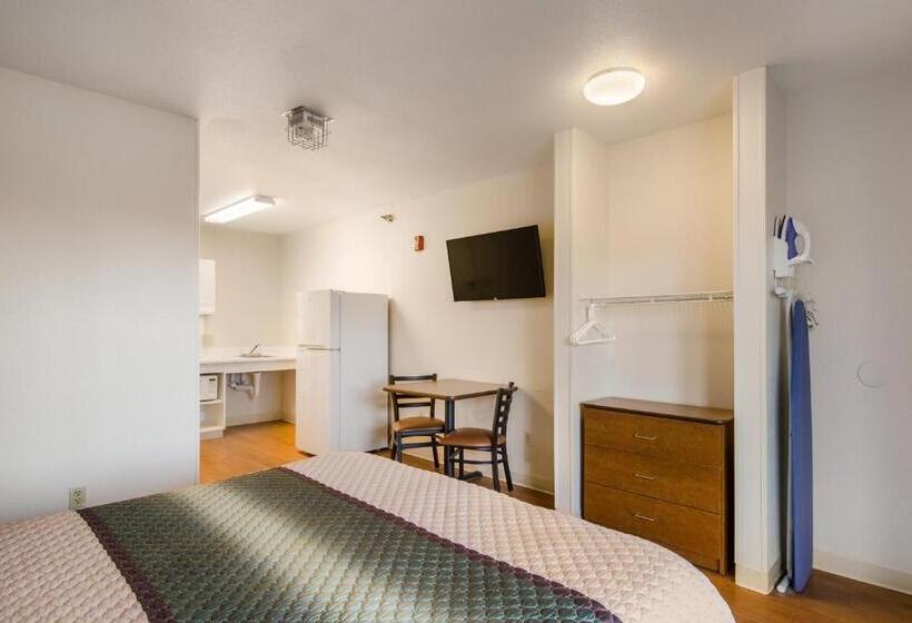 Hometowne Studios By Red Roof Denver Glendale/ Cherry Creek