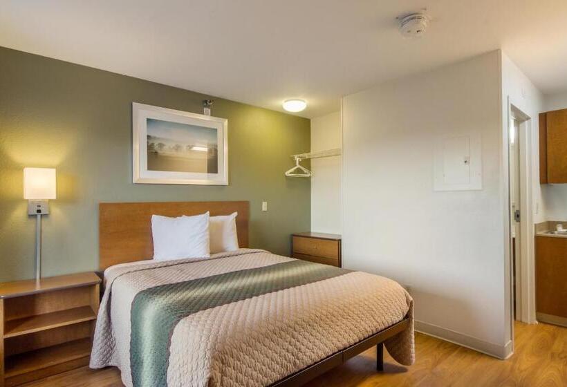 Hometowne Studios By Red Roof Denver Glendale/ Cherry Creek