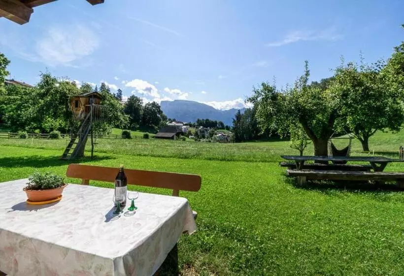 Hotelli Appartments Neuhof