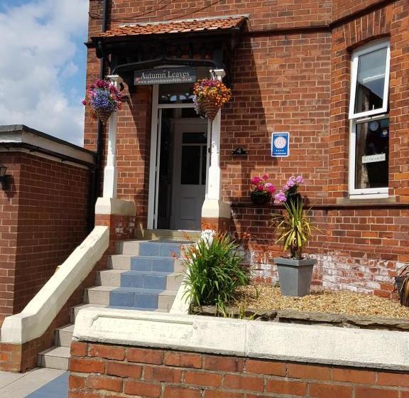 پانسیون Autumn Leaves Guest House