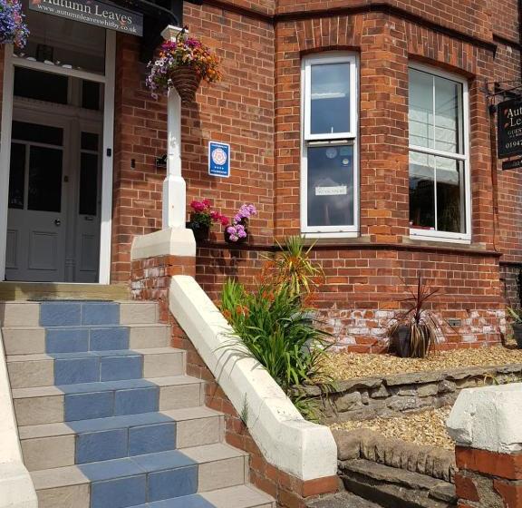 پانسیون Autumn Leaves Guest House