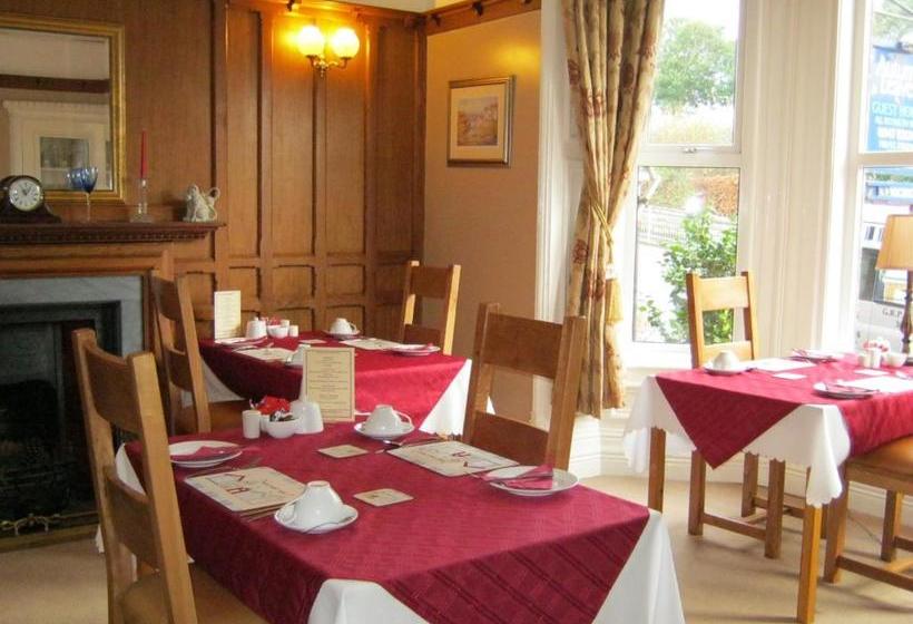 پانسیون Autumn Leaves Guest House