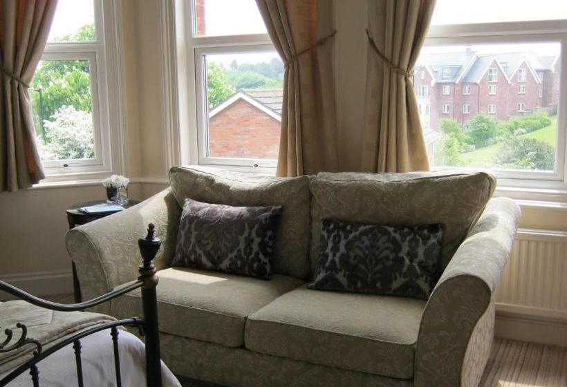 پانسیون Autumn Leaves Guest House