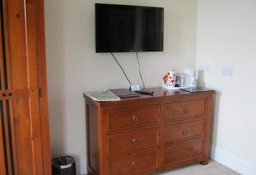 پانسیون Autumn Leaves Guest House