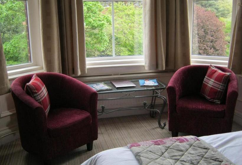 پانسیون Autumn Leaves Guest House