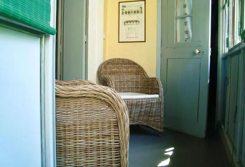 Majatalo Bed And Breakfast Au Soleil
