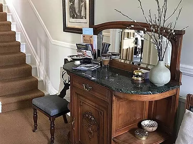 پانسیون Cornerstones Guest House