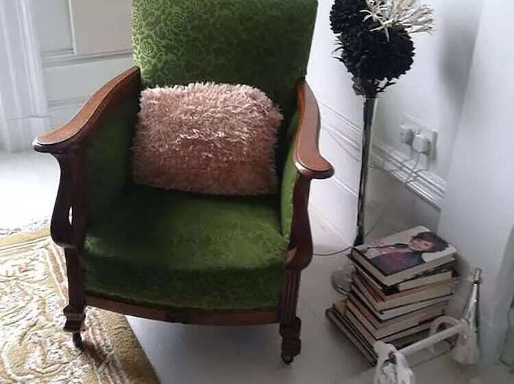 پانسیون Cornerstones Guest House