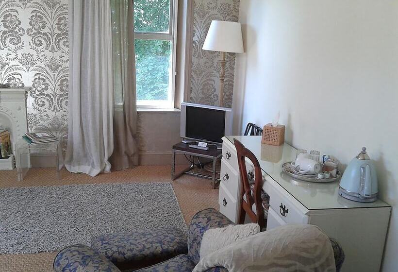 ペンション Cornerstones Guest House