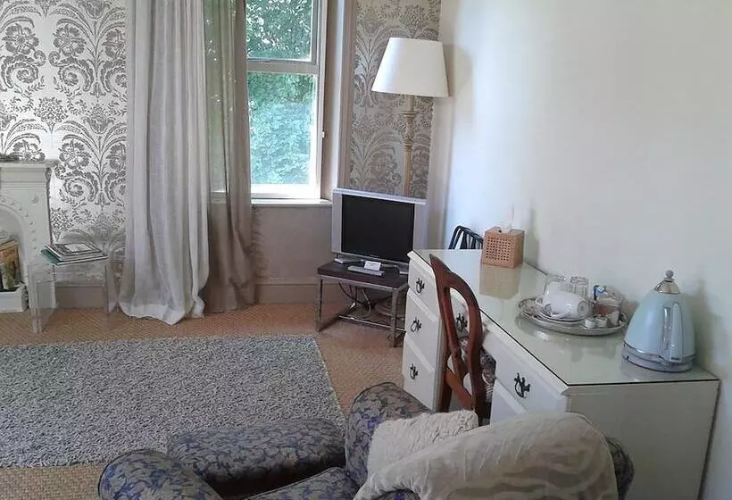 پانسیون Cornerstones Guest House