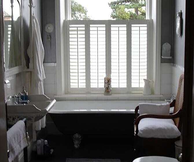 ペンション Cornerstones Guest House