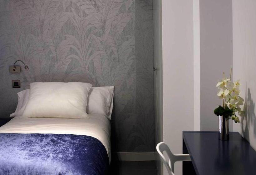 פנסיון Hostal Averroes