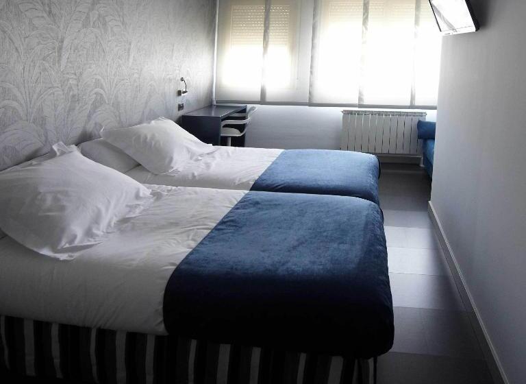 פנסיון Hostal Averroes