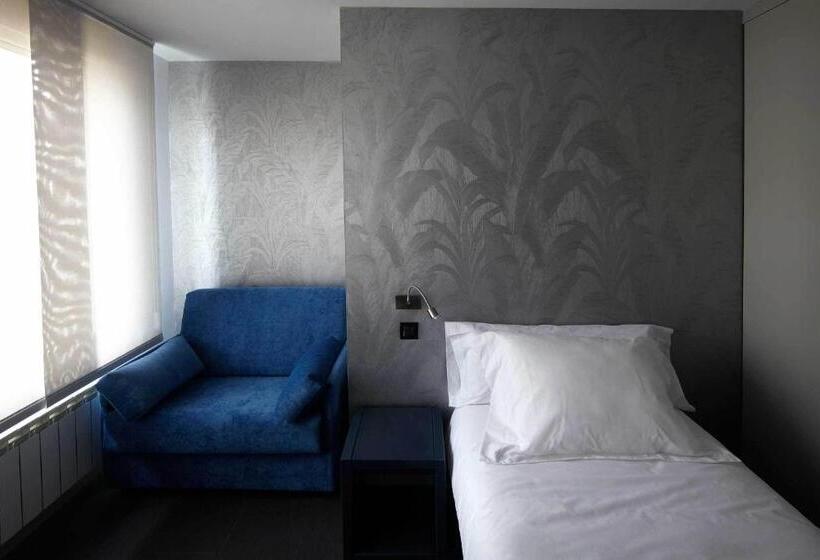 פנסיון Hostal Averroes