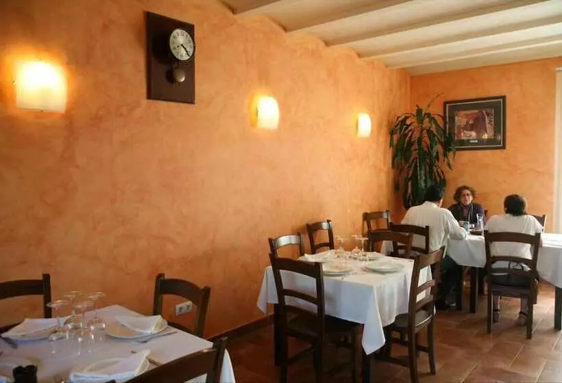 Majatalo Hostal La Fuente