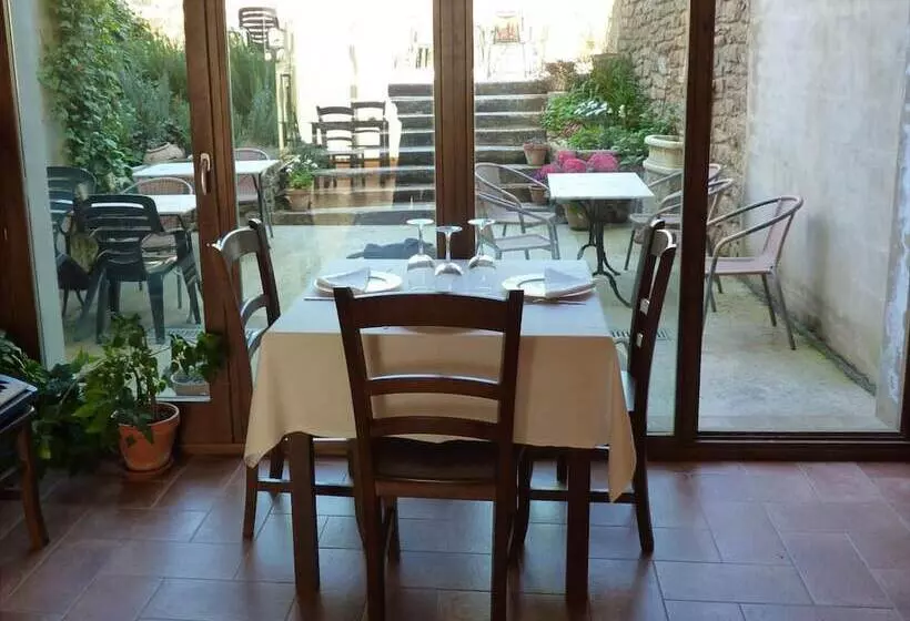 Majatalo Hostal La Fuente